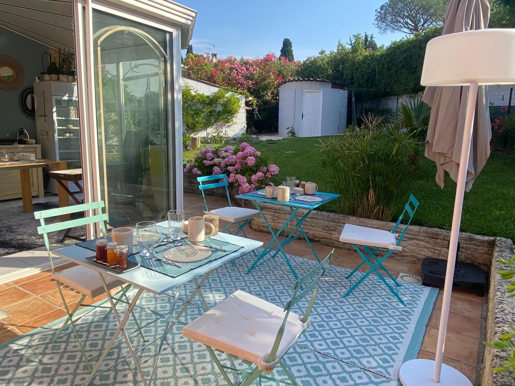 Maison Saint Paul Bnb Ла Кол-сюр-Лу Екстериор снимка